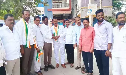 బీఆర్‌ఎస్‌కు భారీ షాక్.. కాంగ్రెస్‌లో చేరిన మాజీ ఎంపీటీసీ సాల్వేరు అశోక్