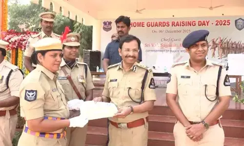 హోంగార్డులకు డబుల్ బెడ్రూం ఇండ్లు.. రైజింగ్ డే వేడుకల్లో సీపీ సజ్జనార్ కీలక హామీలు