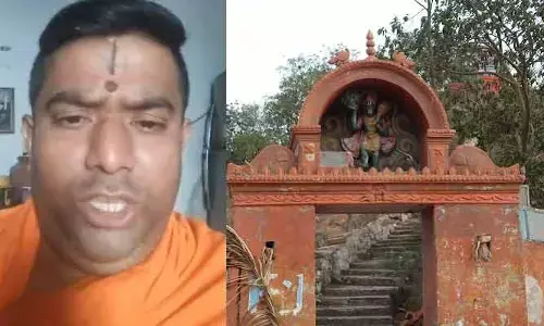 పూజారి రమణాచారి ఆమరణ నిరాహార దీక్ష.. ఆత్మహత్య చేసుకుంటానని హెచ్చరిక