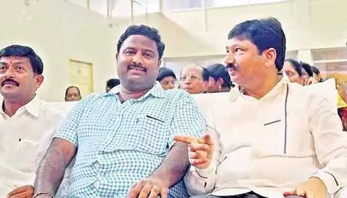 నకిలీ మద్యం కేసులో సిట్ చార్జిషీట్.. వెలుగులోకి మరిన్ని విషయాలు నకిలీ మద్యం కేసులో సిట్ చార్జిషీట్.. వెలుగులోకి మరిన్ని విషయాలు