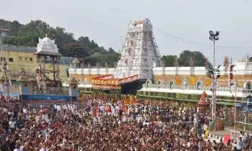 తిరుమల శ్రీవారి దర్శన అప్‌డేట్స్: 5 కంపార్టుమెంట్లలో వేచి ఉన్న భక్తులు