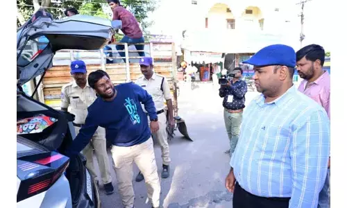 ఏ వాహనాన్ని వదలద్దు