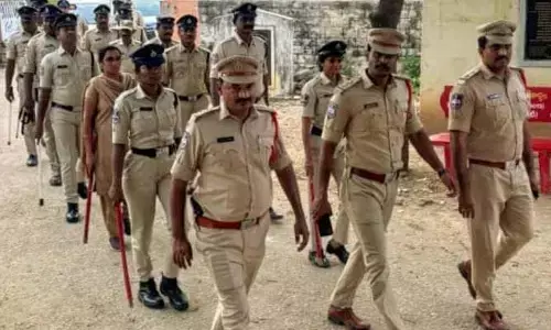 అన్నారం గ్రామంలో పోలీసుల ఫ్లాగ్ మార్చ్