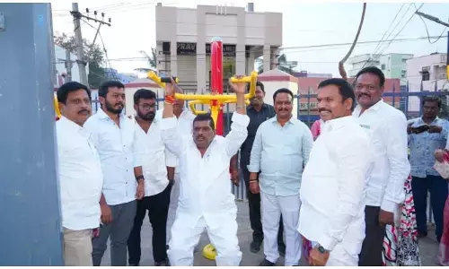 ఓపెన్ జిమ్‌ ప్రారంభించిన ఎమ్మెల్యే
