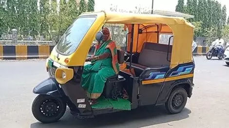మంగళ ఆజీ.. ఆటో అమ్మమ్మ.! మంగళ ఆజీ.. ఆటో అమ్మమ్మ.!