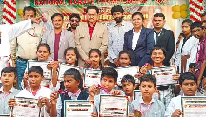 కరాటే పోటీల్లో.. కోకో ఖాన్ క్లబ్ విద్యార్థుల ప్రతిభ కరాటే పోటీల్లో.. కోకో ఖాన్ క్లబ్ విద్యార్థుల ప్రతిభ