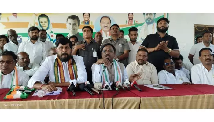 త్వరలో 40 వేల ఉద్యోగాలు: మంత్రి వివేక్ త్వరలో 40 వేల ఉద్యోగాలు: మంత్రి వివేక్