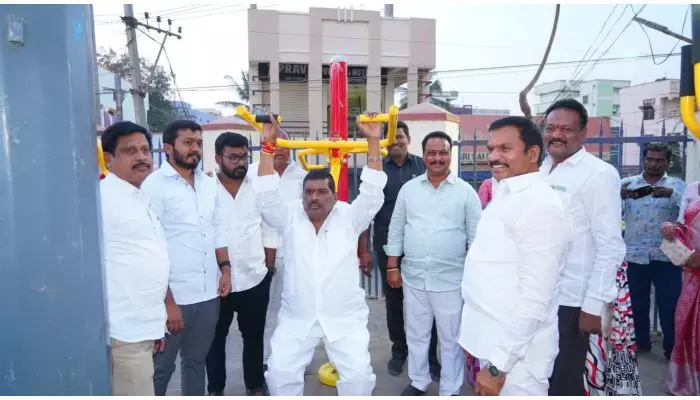 ఓపెన్ జిమ్ ప్రారంభించిన ఎమ్మెల్యే ఓపెన్ జిమ్ ప్రారంభించిన ఎమ్మెల్యే
