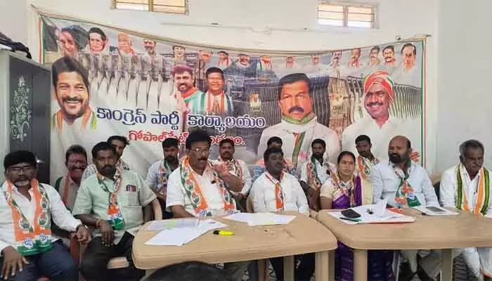 కాంగ్రెఎస్ నాయకులపై తప్పుడు ప్రచారం తగదు : ఎల్లే పోగుల సువర్ణ ఆంజనేయులు కాంగ్రెఎస్ నాయకులపై తప్పుడు ప్రచారం తగదు : ఎల్లే పోగుల సువర్ణ ఆంజనేయులు