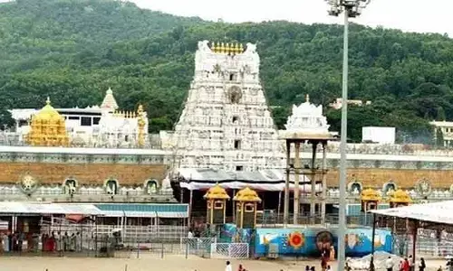 నేడు వైకుంఠ ద్వారదర్శనాలపై టీటీడీ సమీక్ష