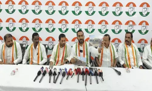 వ్యాపారులను ఆగం చేస్తే ఊరుకునేది లేదు