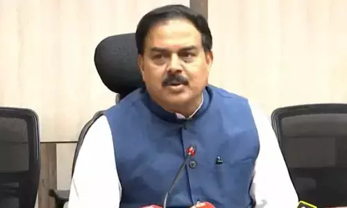 రైస్ కార్డుదారులకు గుడ్‌న్యూస్..  రాగులు, గోధుమ పిండి పంపిణీపై మంత్రి నాదెండ్ల కీలక వ్యాఖ్యలు