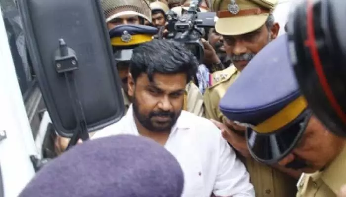 లైంగిక వేధింపుల కేసులో ప్రముఖ నటుడు దిలీప్ నిర్దోషి లైంగిక వేధింపుల కేసులో ప్రముఖ నటుడు దిలీప్ నిర్దోషి