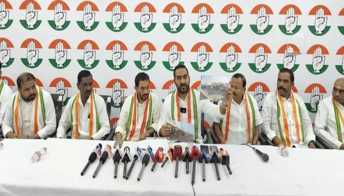 వ్యాపారులను ఆగం చేస్తే ఊరుకునేది లేదు వ్యాపారులను ఆగం చేస్తే ఊరుకునేది లేదు