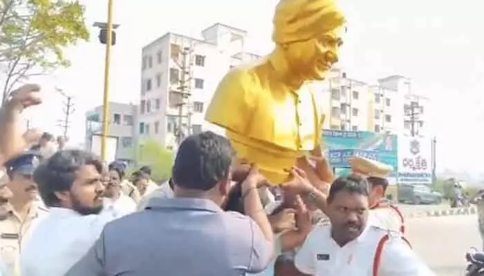 బందరులో టిడిపి-బిజెపి మధ్య పేచీ!! బందరులో టిడిపి-బిజెపి మధ్య పేచీ!!