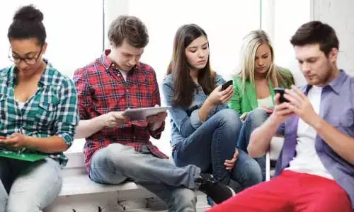 Technology : ఫోన్ లేకుంటే మైండ్ పనిచేయదు..! యూత్‌లో పెరుగుతున్న గాడ్జెట్స్ వ్యసనం