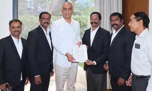 ఏపీపీ పరీక్షను తక్షణమే వాయిదా వేయాలి.. మాజీ మంత్రి హరీశ్‌రావు డిమాండ్