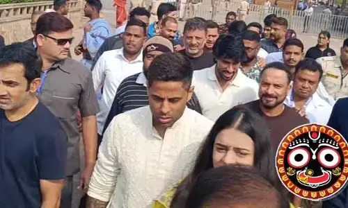 పూరీ జగన్నాథుడి సేవలో గౌతమ్ గంభీర్, సూర్యకుమార్ యాదవ్