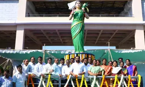 యాదాద్రి భువనగిరిలో తెలంగాణ తల్లి విగ్రహ ఆవిష్కరణ