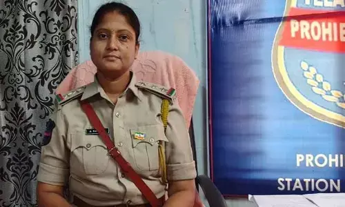 ఎన్నికల సందర్భంగా వివిధ ప్రాంతాల్లో విస్తృత తనిఖీలు: ఎక్సైజ్ ప్రొహిబిషన్ సీఐ రజిత