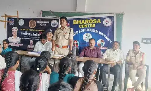 సైబర్ నేరాల పట్ల అవగాహన పెంచుకోవాలి : డీఎస్పీ అశోక్