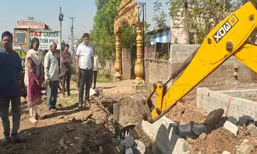 ప్రజలకు ఆటంకం కలిగించే ఏ పనిని అయినా అడ్డుకుంటాం :  మున్సిపల్ కమిషనర్ మహమ్మద్ అయాజ్