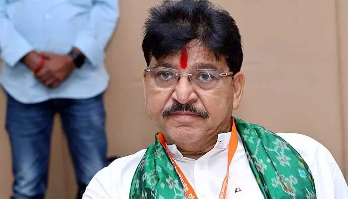 గ్లోబల్ సమ్మిట్కి పిలిచి అవమానించారు: రెచ్చిపోయిన బీజేపీ ఎమ్మెల్యే గ్లోబల్ సమ్మిట్కి పిలిచి అవమానించారు: రెచ్చిపోయిన బీజేపీ ఎమ్మెల్యే