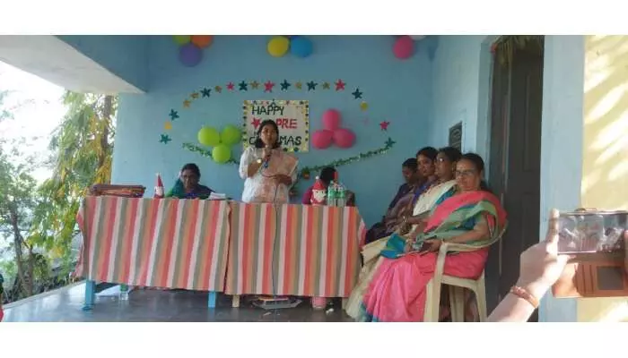 సందడి సందడిగా ఫ్రీ క్రిస్మస్ వేడుకలు సందడి సందడిగా ఫ్రీ క్రిస్మస్ వేడుకలు