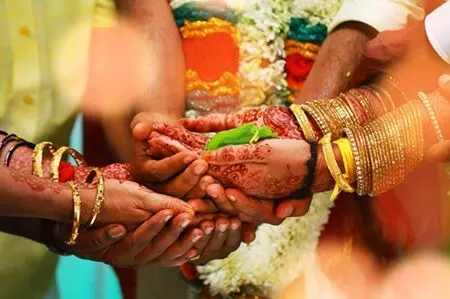 శారీరకంగా కలిస్తే..పెళ్లికి ఒప్పుకుంటారా ? శారీరకంగా కలిస్తే..పెళ్లికి ఒప్పుకుంటారా ?