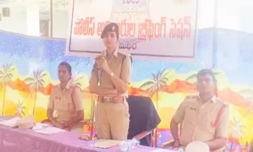 తొలి విడుత పోలింగ్ కు క‌ట్టుదిట్ట‌మైన భ‌ద్ర‌త : ఏసీపీ వ‌సుంధ‌ర యాద‌వ్