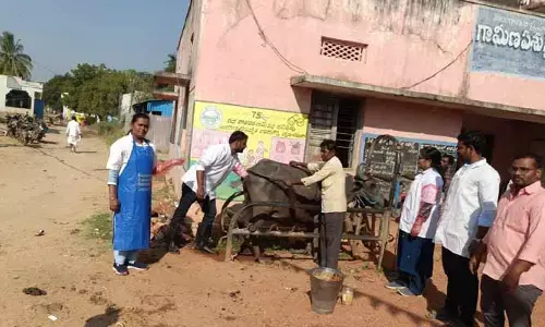 ఉచిత ప‌శు గ‌ర్భ కోశ వ్యాధి నివార‌ణ చికిత్స శిబిరం ప్రారంభం