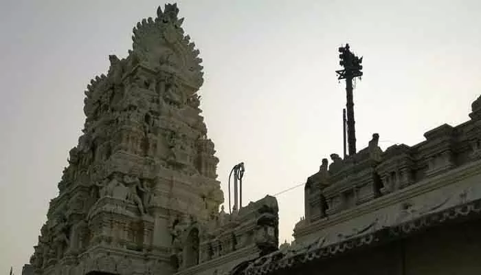 పల్నాడు | సత్తెనపల్లిలోని పురాతన ఆలయాల్లో చోరీ పల్నాడు | సత్తెనపల్లిలోని పురాతన ఆలయాల్లో చోరీ
