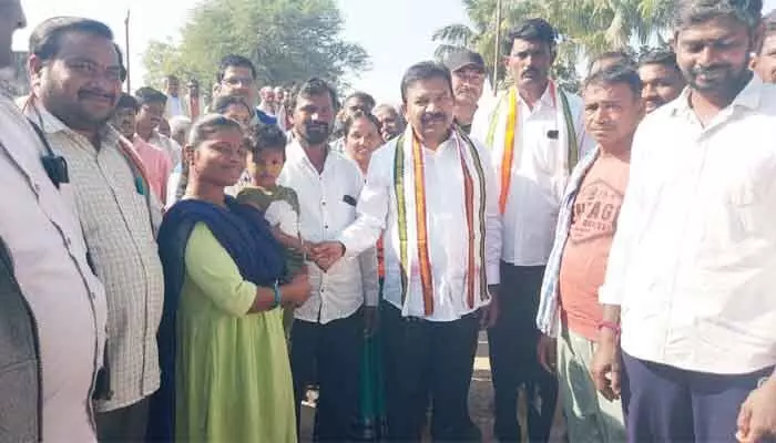 కబ్జా కోర్లకు అవకాశం ఇస్తే ఊరు వల్ల కాడే : ఎమ్మెల్యే కవ్వంపల్లి కబ్జా కోర్లకు అవకాశం ఇస్తే ఊరు వల్ల కాడే : ఎమ్మెల్యే కవ్వంపల్లి