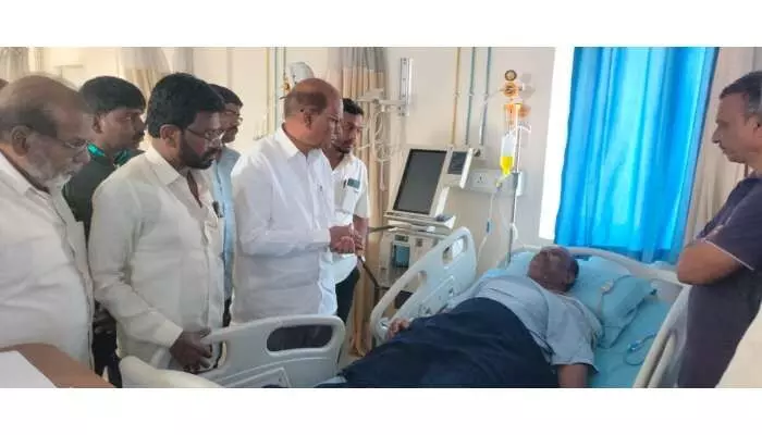 కార్మికులకు మెరుగైన వైద్యం అందించాలి కార్మికులకు మెరుగైన వైద్యం అందించాలి