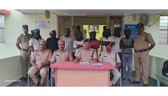 బీఆర్ఎస్ కార్యకర్త హత్య.. ఎనిమిది మంది అరెస్ట్ బీఆర్ఎస్ కార్యకర్త హత్య.. ఎనిమిది మంది అరెస్ట్