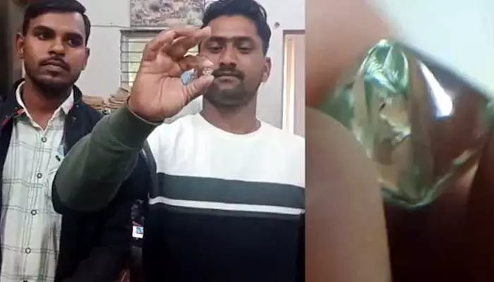 చెల్లెళ్ళ పెళ్లి కోసం అష్టకష్టాలు.. చివరికి జాక్ పాట్ కొట్టిన స్నేహితులు చెల్లెళ్ళ పెళ్లి కోసం అష్టకష్టాలు.. చివరికి జాక్ పాట్ కొట్టిన స్నేహితులు