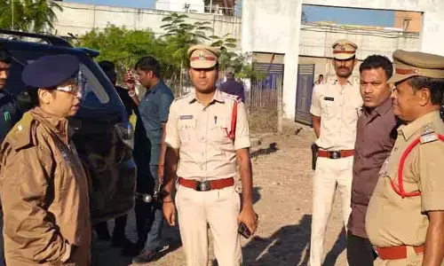 సమస్యాత్మక గ్రామాలపై SP నితిక పంత్ ఫోకస్.. స్వయంగా పోలింగ్ కేంద్రాల సందర్శన