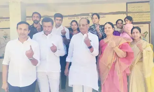 స్థానికుల‌కే ప‌ట్టం క‌ట్టండి : శాసనమండలి చైర్మన్ గుత్తా సుఖేందర్ రెడ్డి