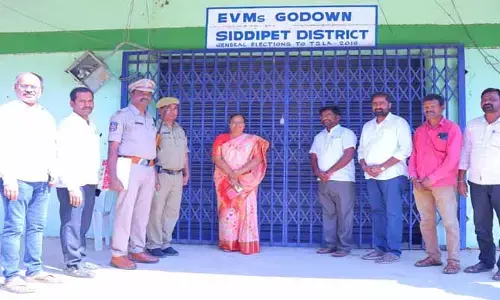 ఈవీఎం గోదాంను క‌లెక్ట‌ర్ త‌నిఖీ