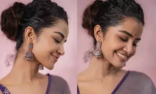 క్యూట్ స్మైల్‌తో కట్టిపడేస్తున్న అనుపమ పరమేశ్వరన్.. చీరలో కత్తిలా ఉన్నావంటూ కామెంట్స్
