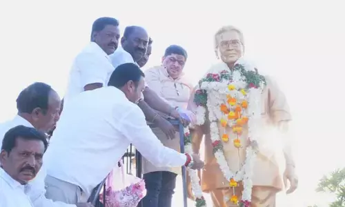 బొమ్మ వెంకన్న ఆశయాలను కొనసాగిద్దాం: మంత్రి పొన్నం ప్రభాకర్