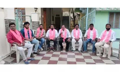 మొక్కజొన్న రైతుల పెండింగ్ బకాయిలు విడుదల చేయాలి