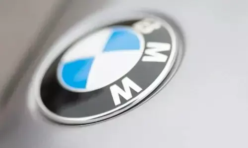 BMW: బలహీన రూపాయి కారణంగా జనవరి నుంచి బీఎండబ్ల్యూ కార్ల ధరల పెంపు