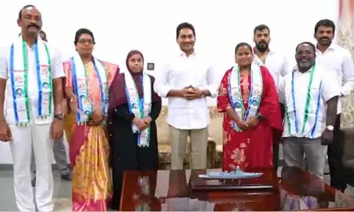 నెల్లూరు మేయర్‌పై అవిశ్వాసం వేళ.. టీడీపీకి బిగ్ షాక్