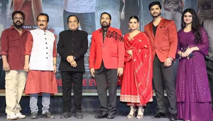 మంచి సస్పెన్స్ థ్రిల్లర్ పాయింట్తో “మిస్టీరియస్”.. ప్రీ రిలీజ్ ఈవెంట్లో బ్రహ్మానందం మంచి సస్పెన్స్ థ్రిల్లర్ పాయింట్తో “మిస్టీరియస్”.. ప్రీ రిలీజ్ ఈవెంట్లో బ్రహ్మానందం