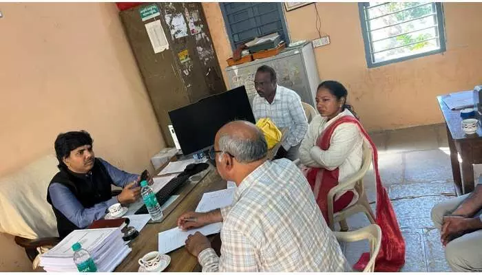 ఎంపీడీఓ కార్యాలయాన్ని తనిఖీ చేసిన అడిషనల్ కలెక్టర్ ఎంపీడీఓ కార్యాలయాన్ని తనిఖీ చేసిన అడిషనల్ కలెక్టర్