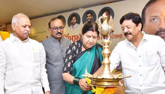 నామినేటెడ్ పదవులు.. మంత్రి కందుల దుర్గేష్ కీలక వ్యాఖ్యలు నామినేటెడ్ పదవులు.. మంత్రి కందుల దుర్గేష్ కీలక వ్యాఖ్యలు