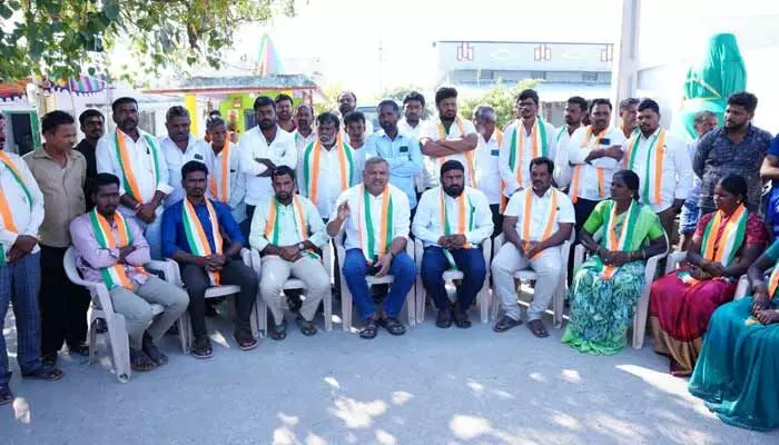 స్వార్థం కోసమే సస్పెండ్: జిల్లా కాంగ్రెస్ నాయకుడు గుర్రం లక్ష్మారెడ్డి స్వార్థం కోసమే సస్పెండ్: జిల్లా కాంగ్రెస్ నాయకుడు గుర్రం లక్ష్మారెడ్డి