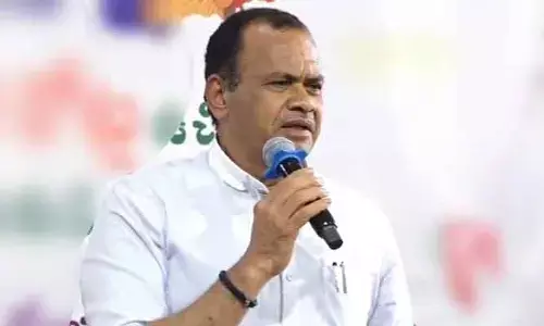 నిర్మాతలు, దర్శకులు మా దగ్గరకు రావొద్దు.. మంత్రి కోమటిరెడ్డి షాకింగ్ కామెంట్స్
