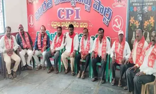 కాంగ్రెస్ పార్టీ చెప్పేదొకటి చేసేదొకటి